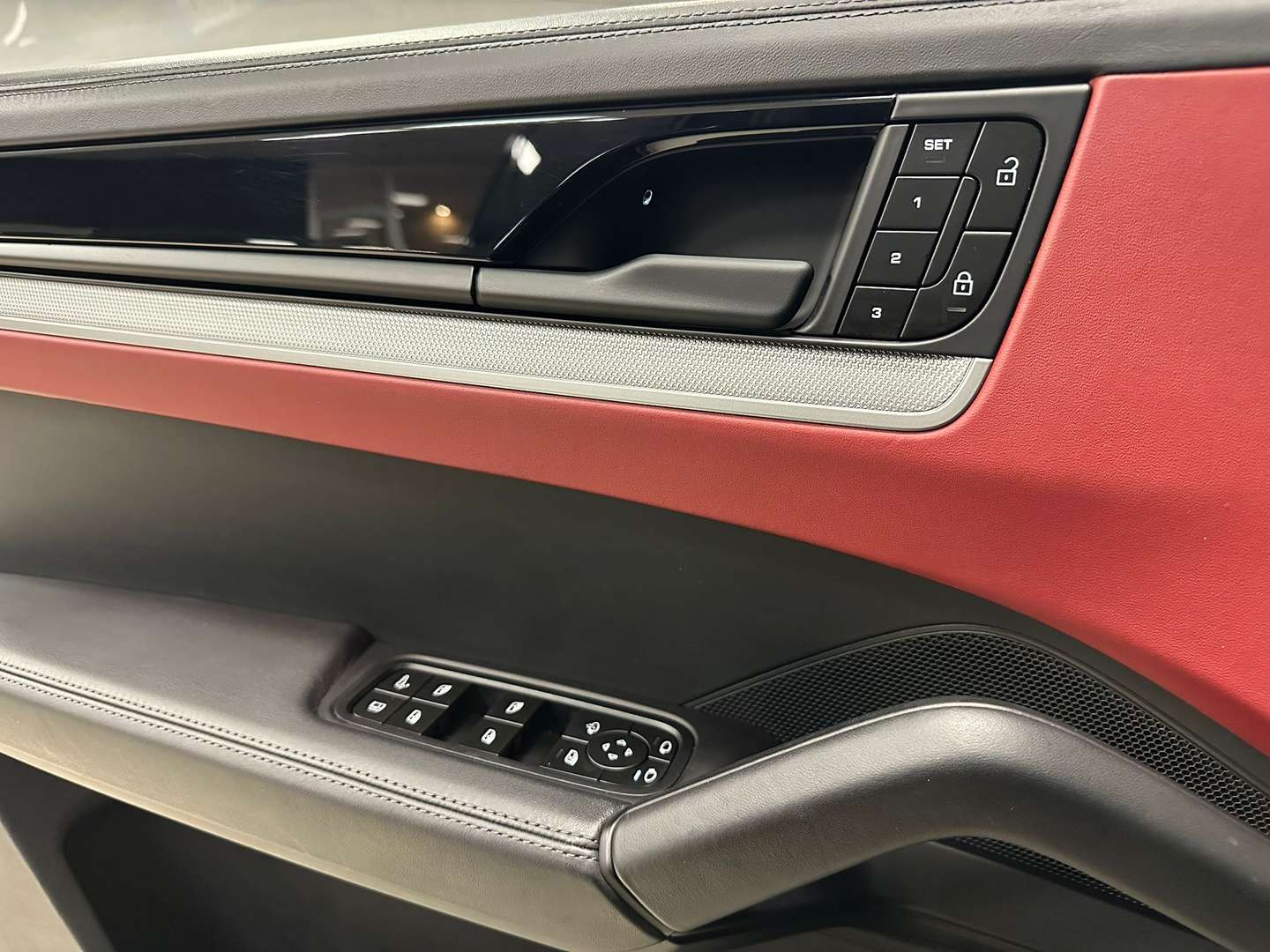 Porsche Cayenne Coupé E-Hybrid - 2024 - Joinsteer - #12