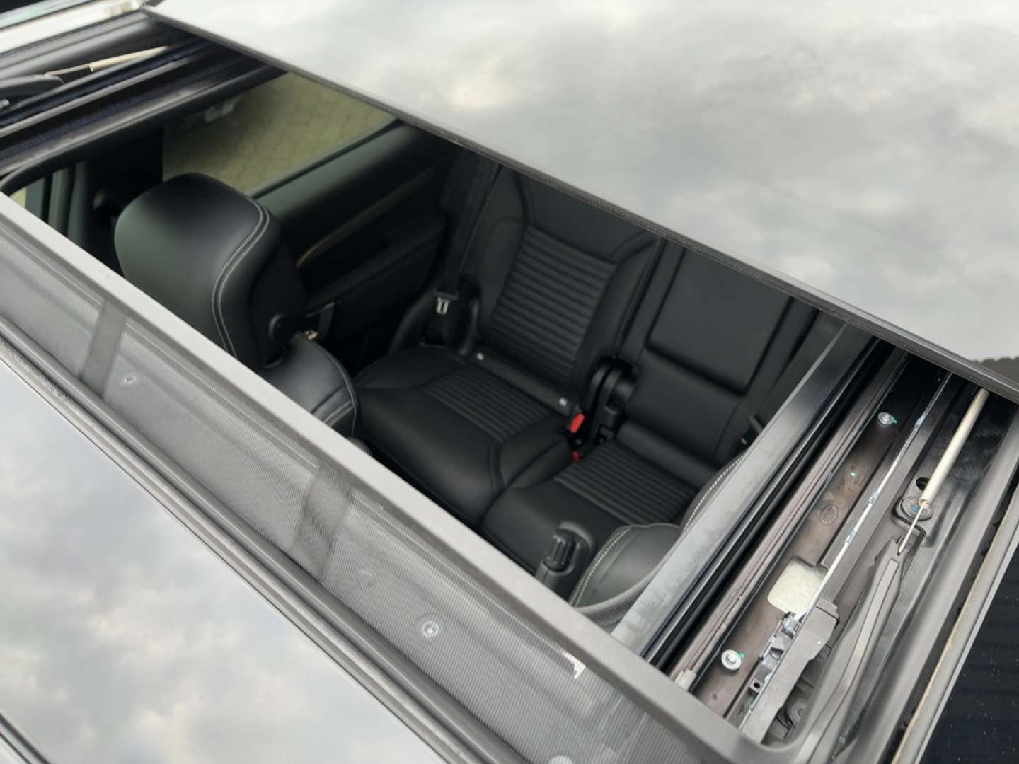 Land Rover Discovery Dynamic SE Luft 360 D250 - 2025 - Joinsteer - #15