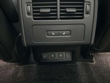 Land Rover Discovery Dynamic SE Luft 360 D250 — photo 19