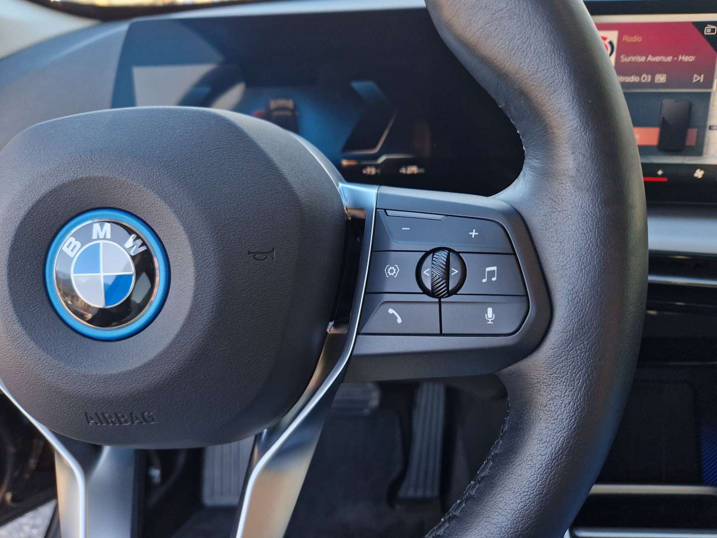 BMW IX1 XDrive30 - 2025 - Joinsteer - #8