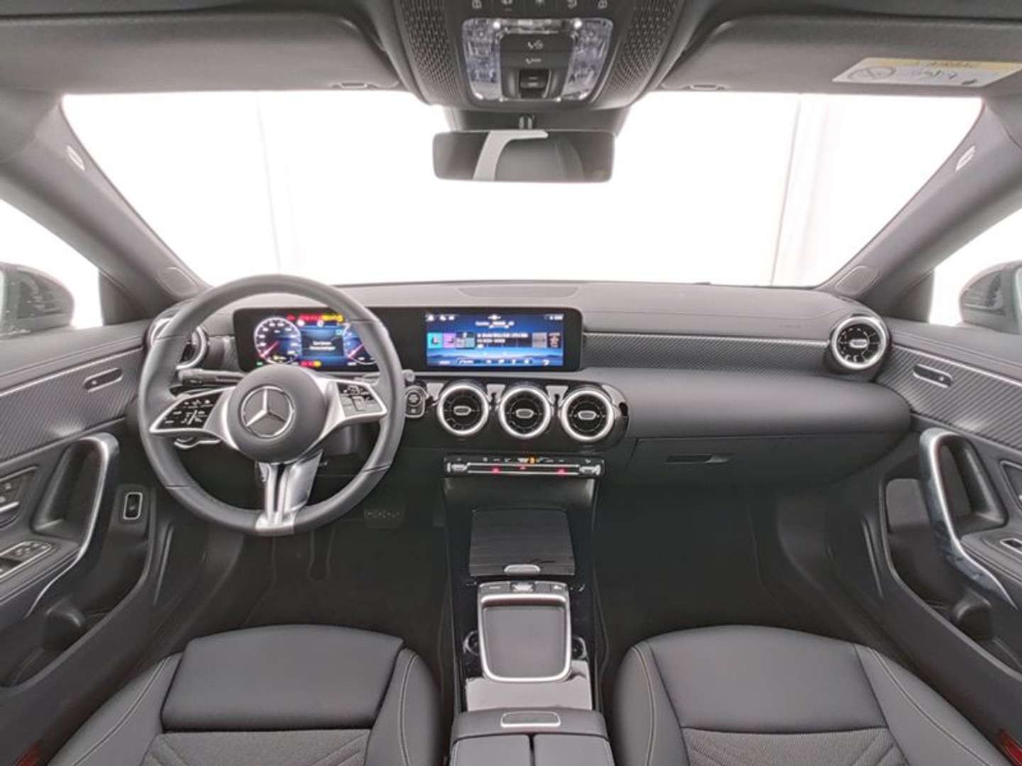 Mercedes CLA 180 Night Edition - 2024 - Joinsteer - #6