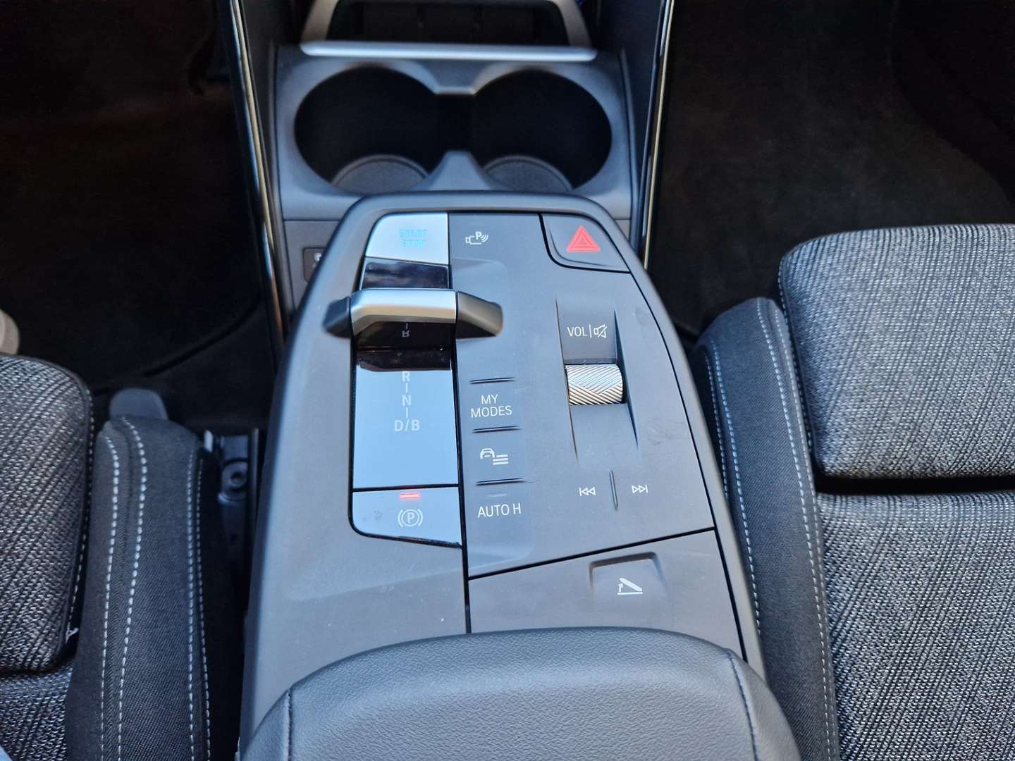 BMW IX1 XDrive30 - 2025 - Joinsteer - #11