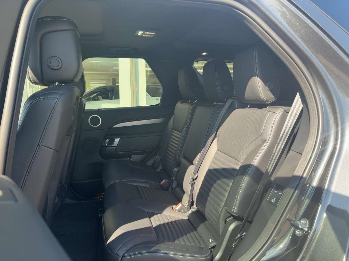 Land Rover Discovery D350 Dynamic SE 7 Seats - 2025 - Joinsteer - #9