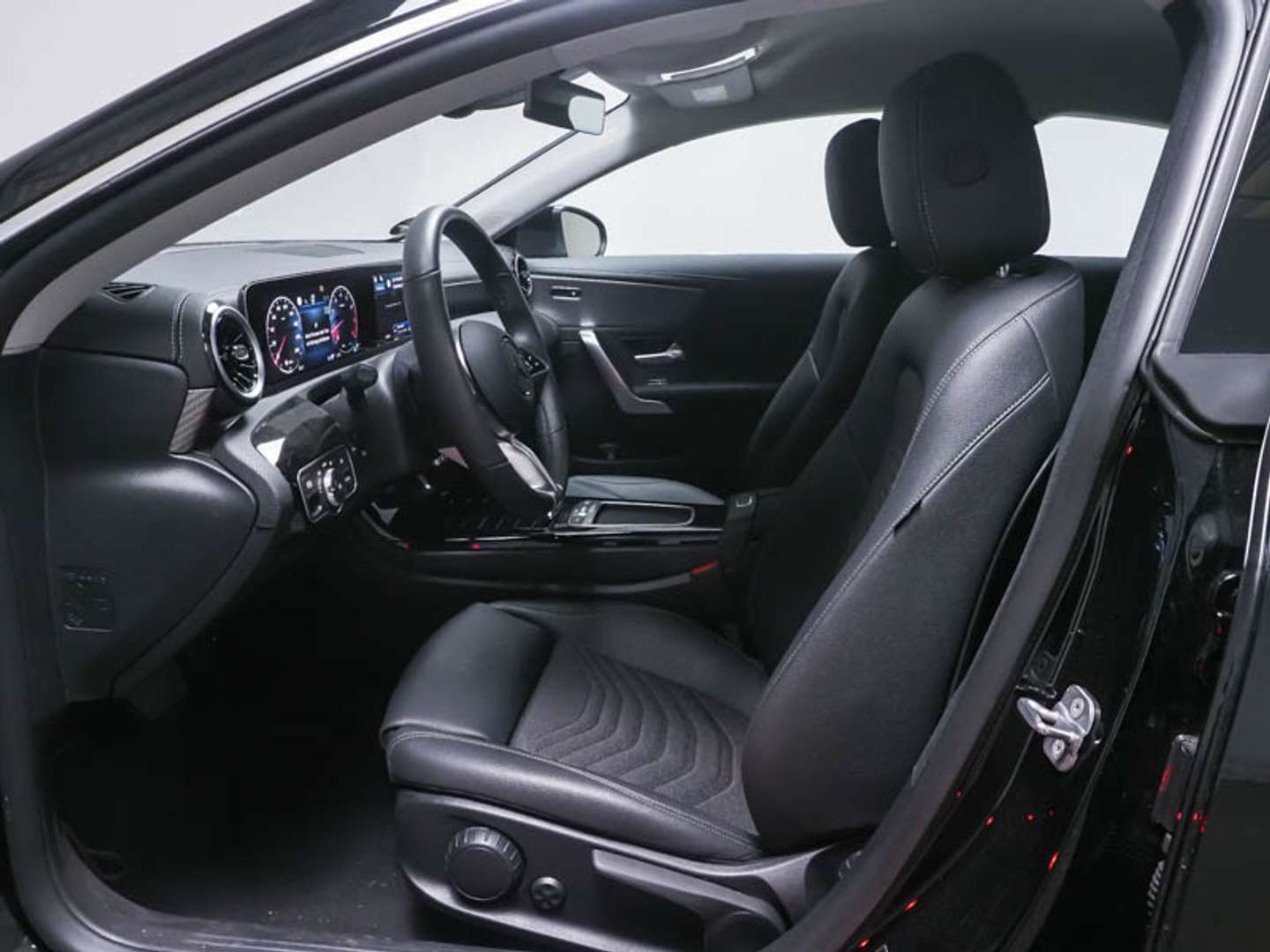 Mercedes CLA 180 - 2024 - Joinsteer - #2