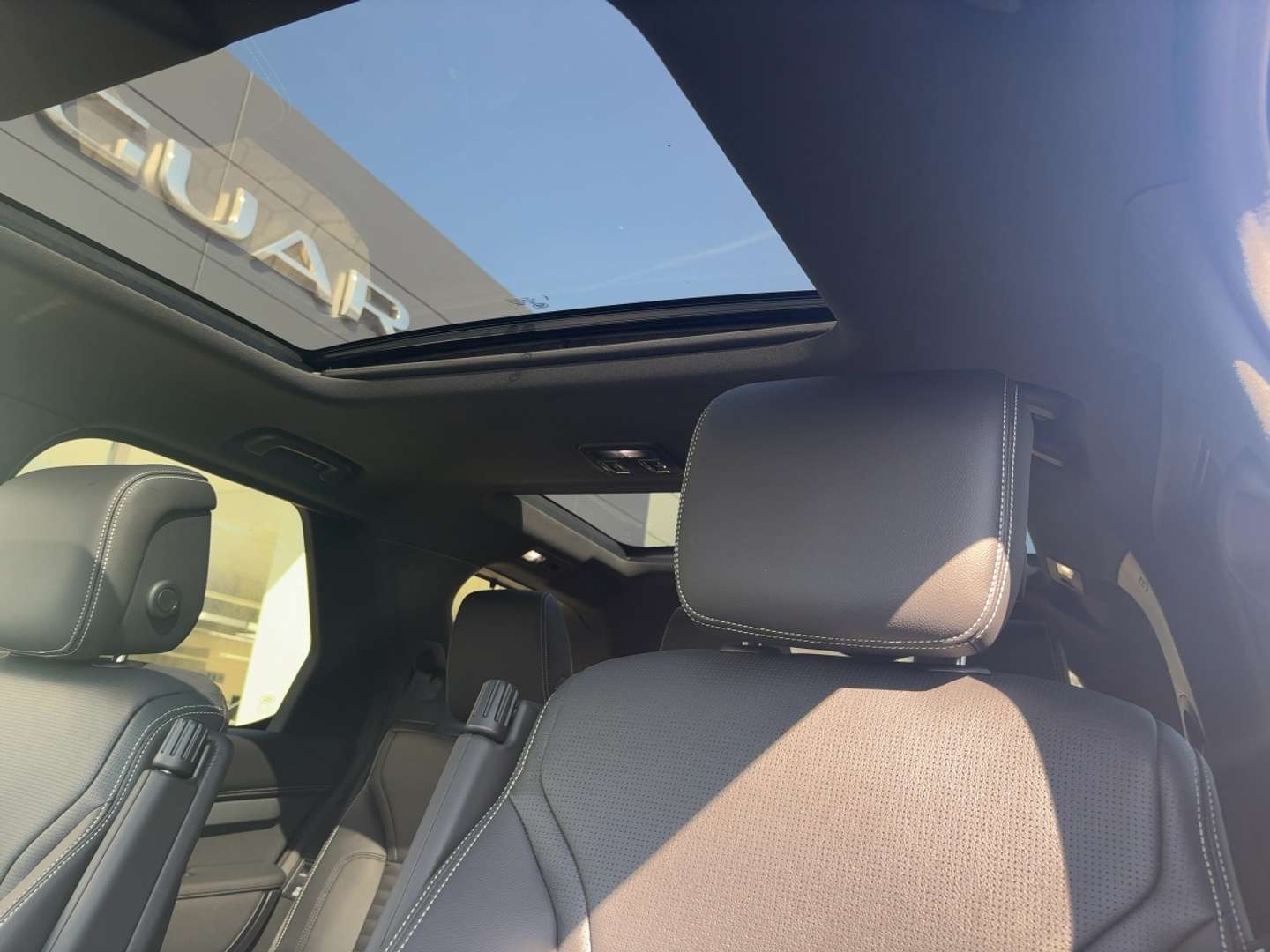 Land Rover Discovery D350 Dynamic SE 7 Seats - 2025 - Joinsteer - #17