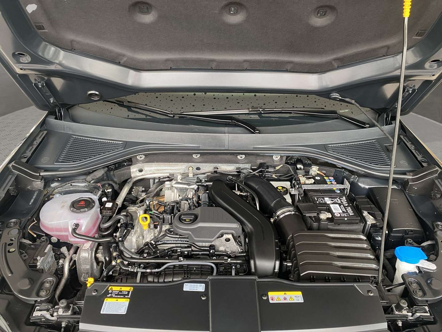 Volkswagen T-Roc R-Line - 2025 - Joinsteer - #15