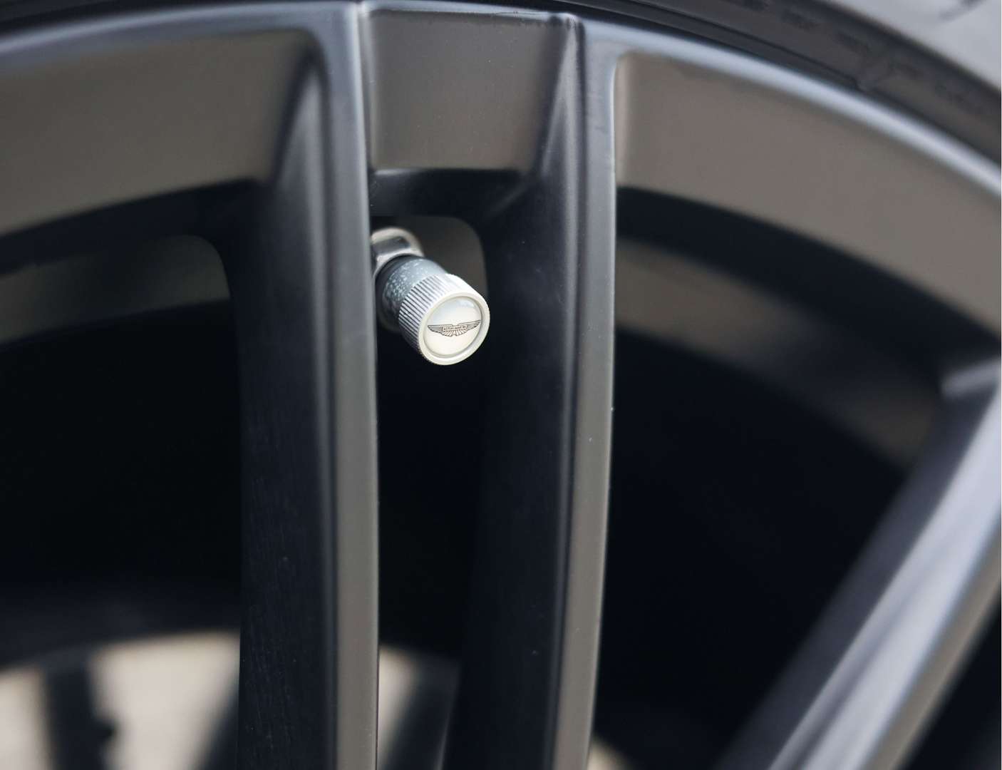 Aston Martin DB12 Volante 4.0 V8 Carbon - 2024 - Joinsteer - #25