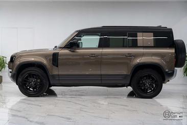 Land Rover Defender 110 P400e S — photo 8