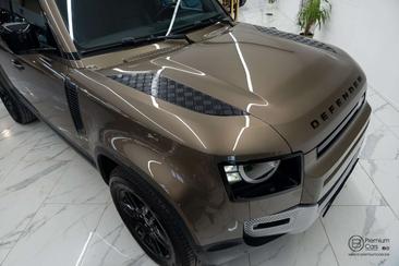 Land Rover Defender 110 P400e S — photo 19