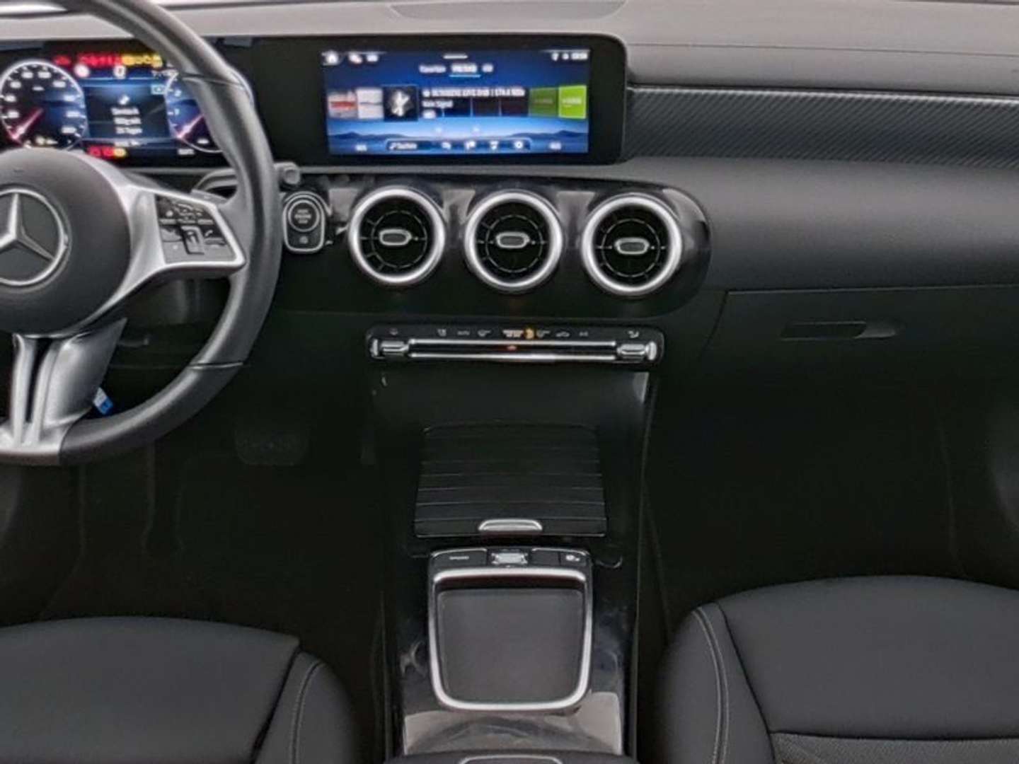 Mercedes CLA 180 Coupé 180 - 2024 - Joinsteer - #4