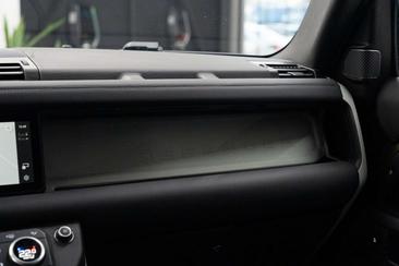 Land Rover Defender 110 P400e S — photo 25