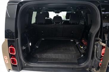 Land Rover Defender 110 P400e S — photo 27