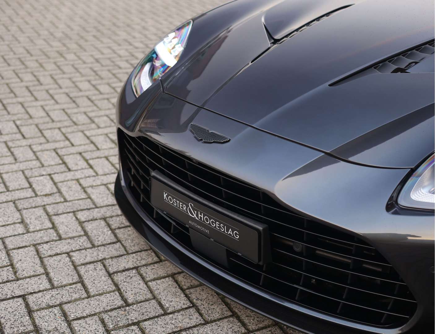 Aston Martin Vanquish Coupé 5.2 V12 Q Epsilon Black - 2024 - Joinsteer - #18