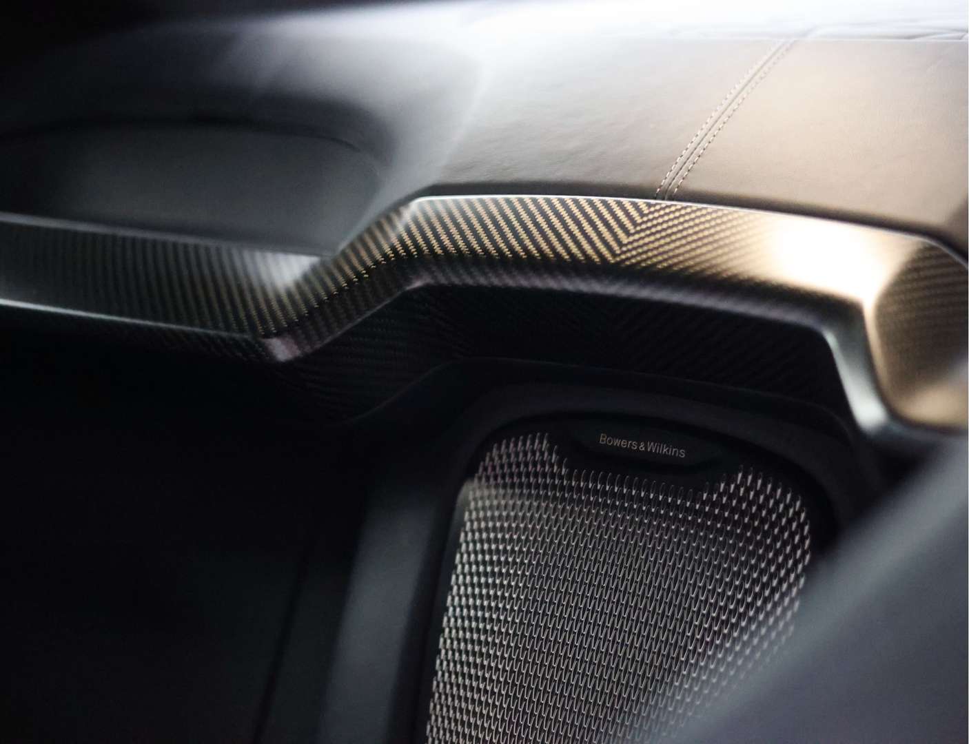 Aston Martin Vanquish Coupé 5.2 V12 Q Epsilon Black - 2024 - Joinsteer - #34