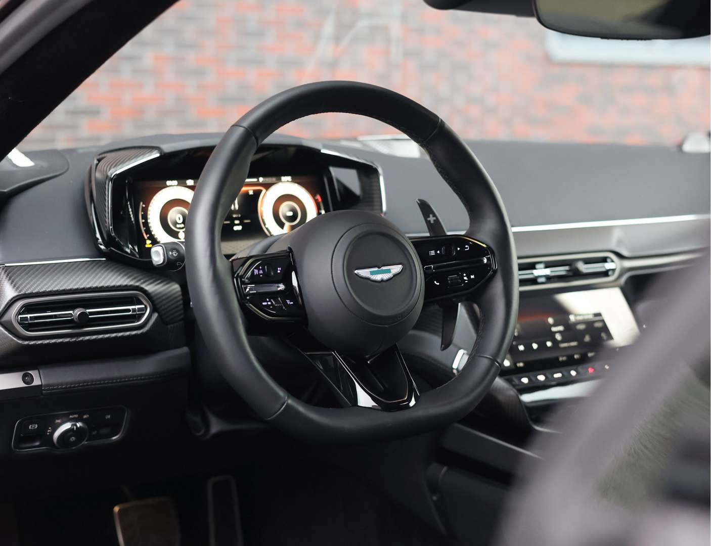 Aston Martin Vanquish Coupé 5.2 V12 Q Epsilon Black - 2024 - Joinsteer - #36