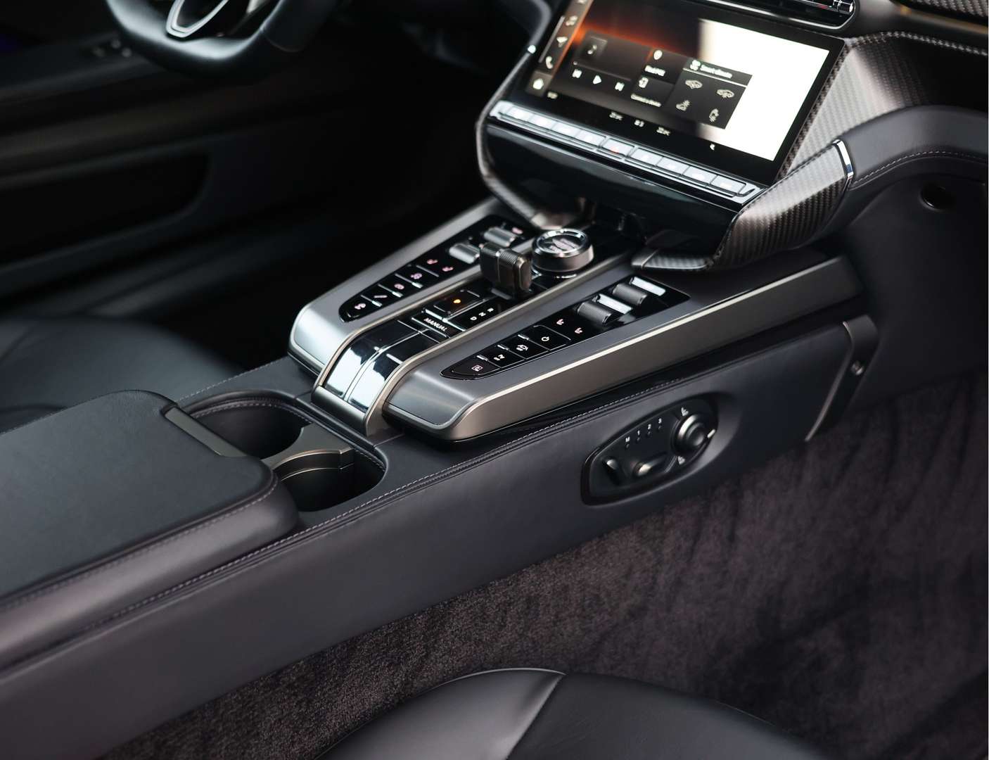 Aston Martin Vanquish Coupé 5.2 V12 Q Epsilon Black - 2024 - Joinsteer - #40