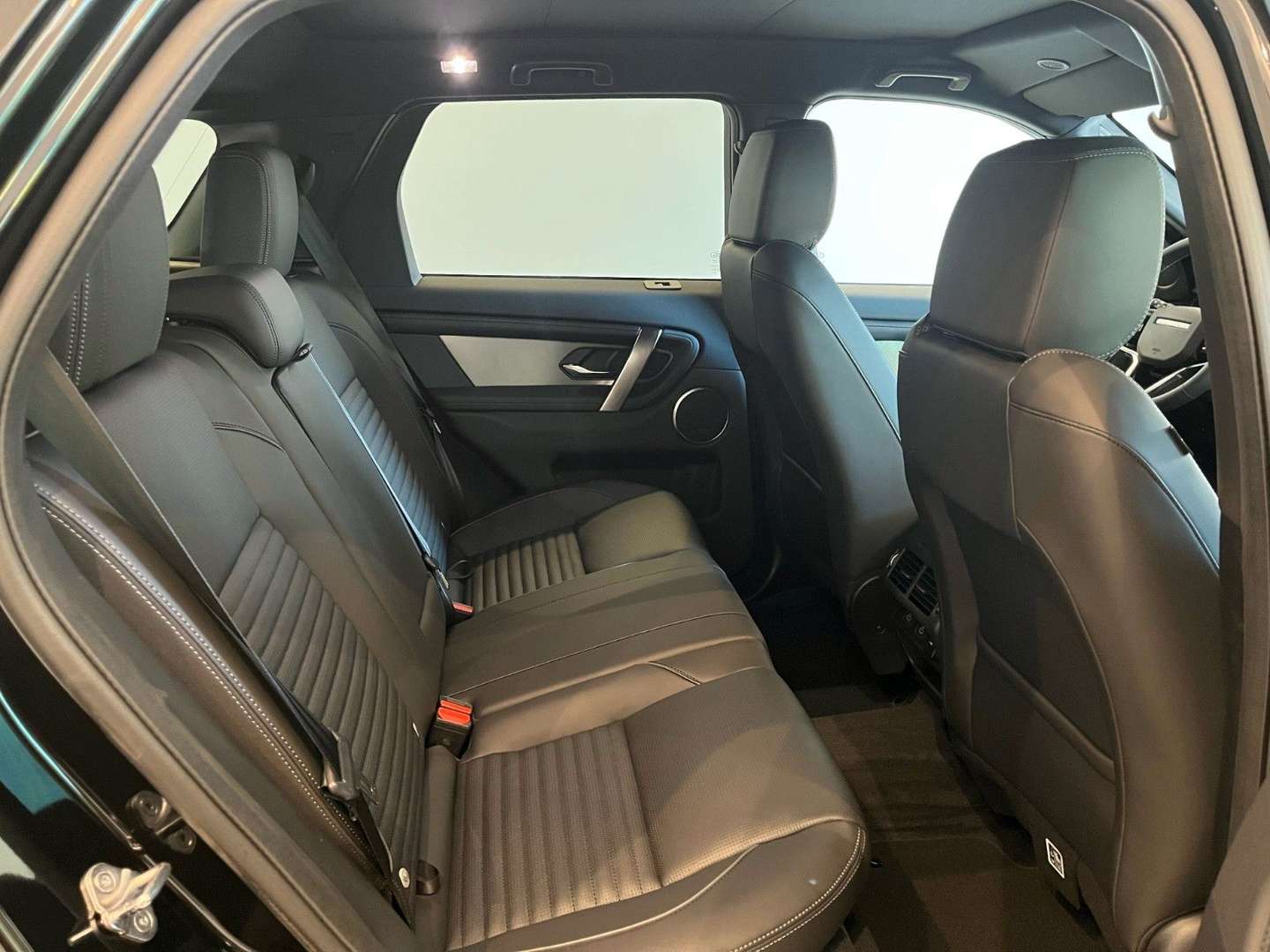 Land Rover Discovery Sport P270e Dynamic SE AHK & Panorama - 2025 - Joinsteer - #5