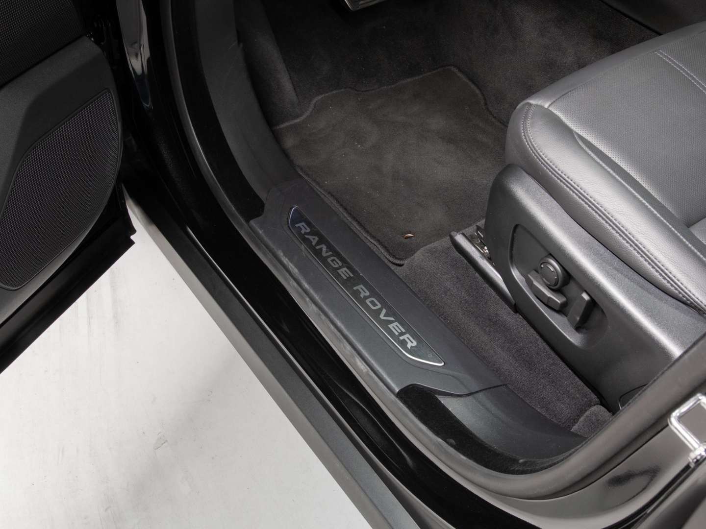 Land Rover Range Rover Velar 2.0 P400e AWD Dynamic SE PHEV - 2025 - Joinsteer - #20