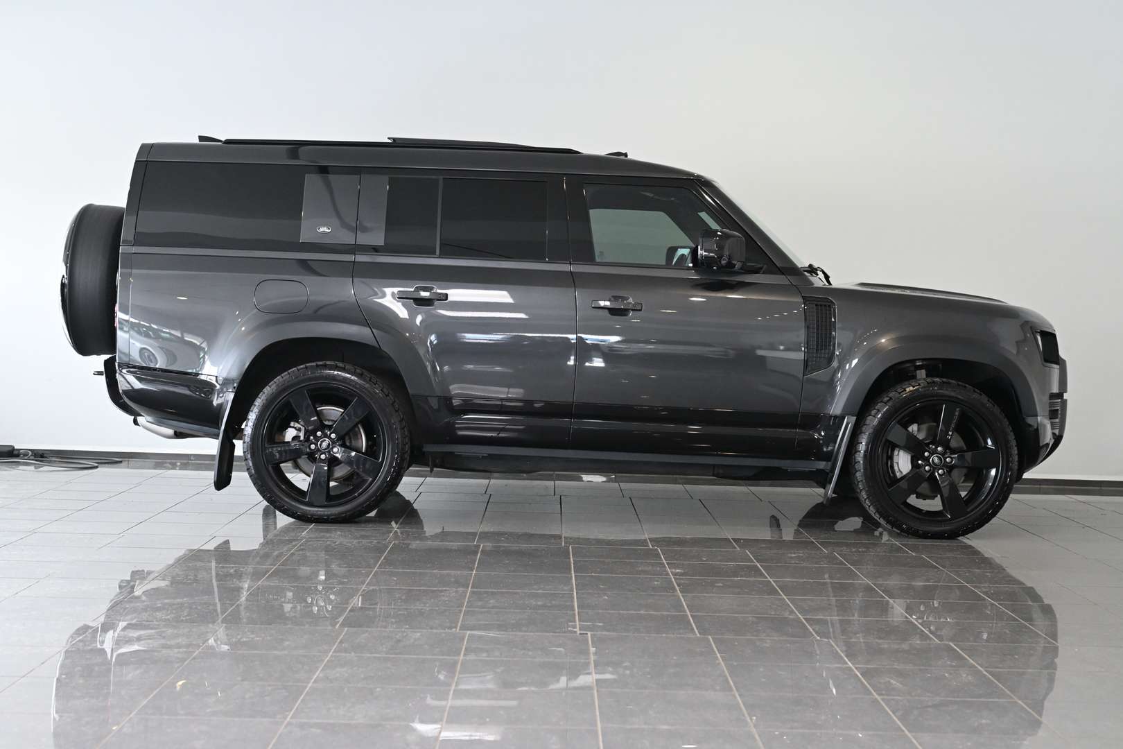 Land Rover Defender 130 X-Dynamic SE AHK Pano 8-Sitzer - 2023 - Joinsteer - #4