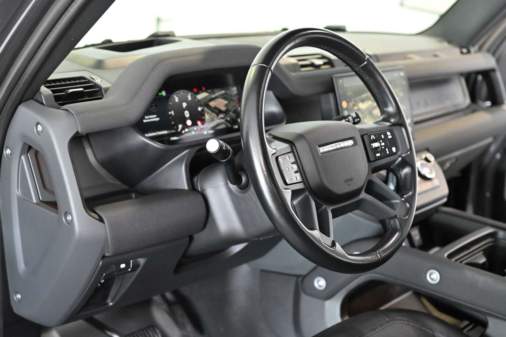Land Rover Defender 130 X-Dynamic SE AHK Pano 8-Sitzer - 2023 - Joinsteer - #9