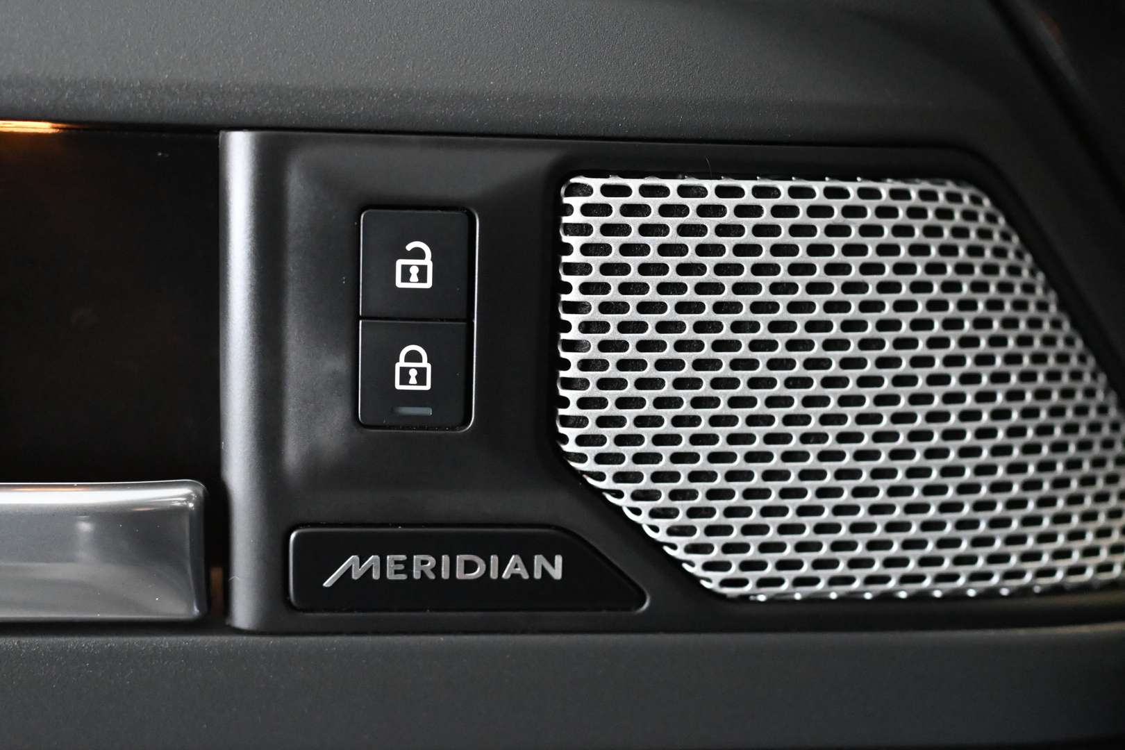 Land Rover Defender 130 X-Dynamic SE AHK Pano 8-Sitzer - 2023 - Joinsteer - #17