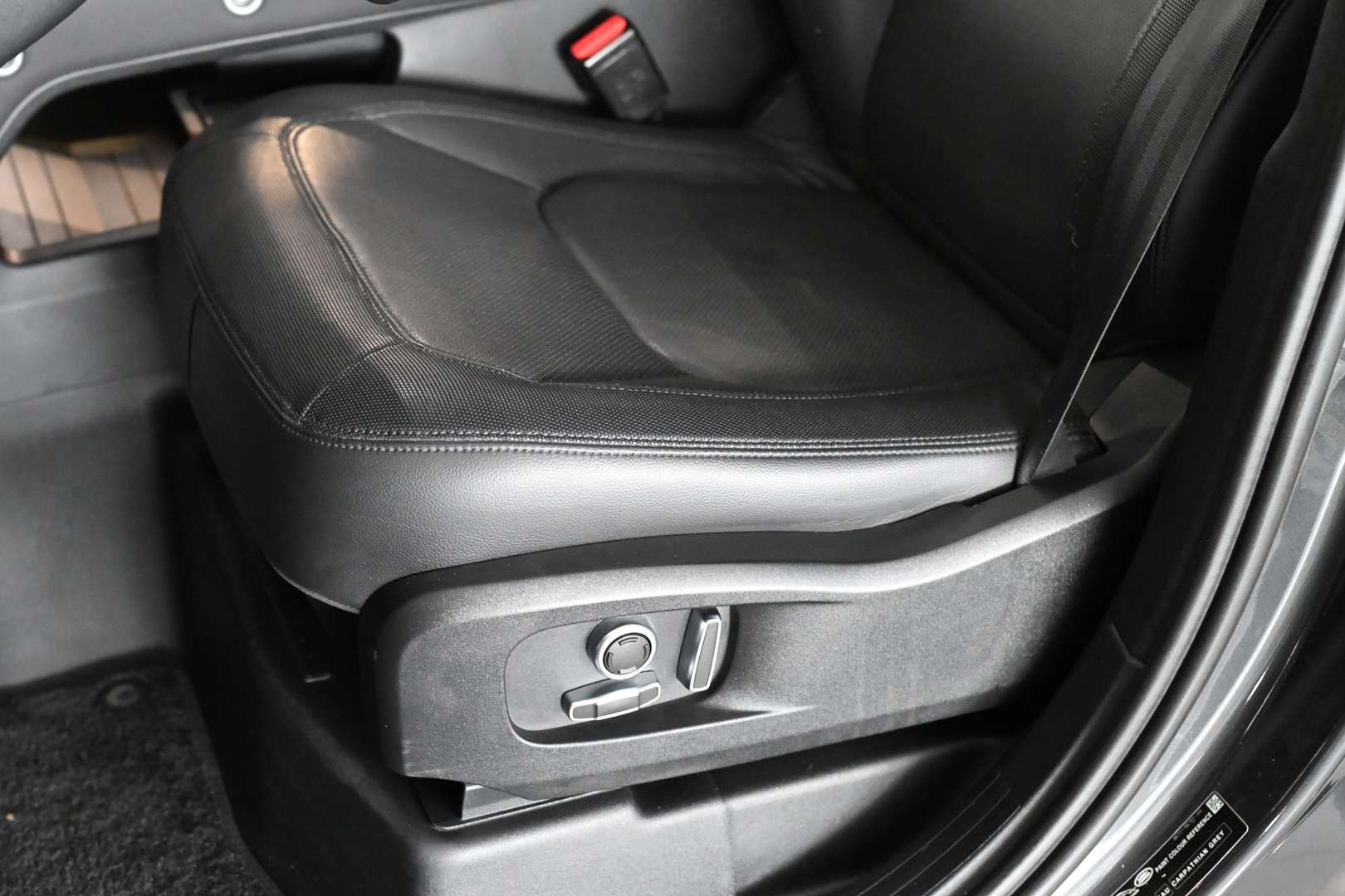 Land Rover Defender 130 X-Dynamic SE AHK Pano 8-Sitzer - 2023 - Joinsteer - #23