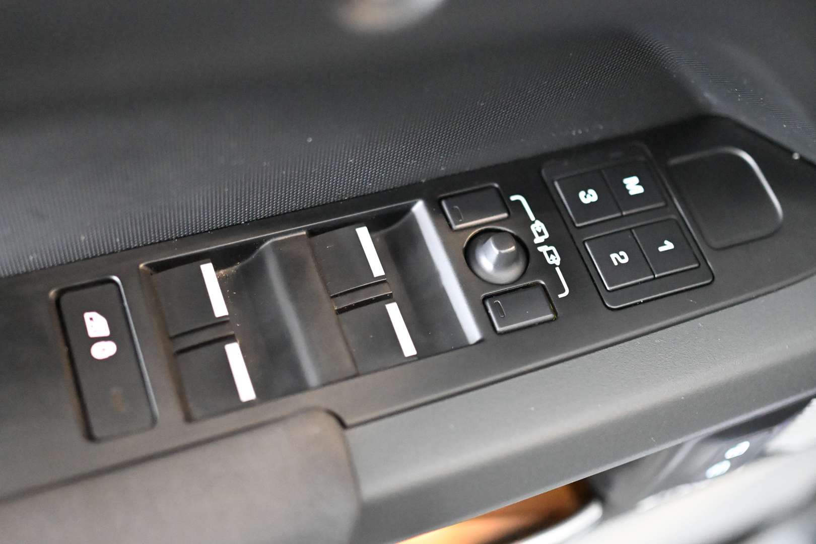 Land Rover Defender 130 X-Dynamic SE AHK Pano 8-Sitzer - 2023 - Joinsteer - #32