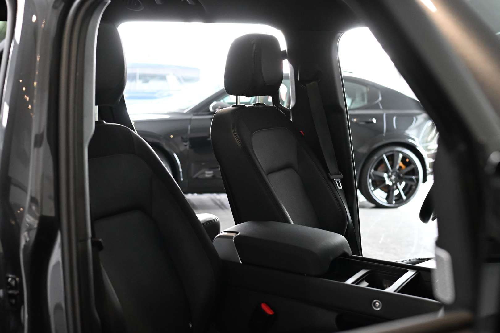 Land Rover Defender 130 X-Dynamic SE AHK Pano 8-Sitzer - 2023 - Joinsteer - #33