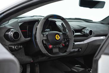 Ferrari 812 Competizione — photo 14