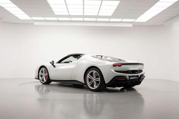 Ferrari 296 GTS — photo 2
