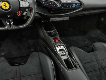 Ferrari SF90 Stradale — photo 13