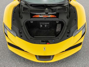 Ferrari SF90 Stradale — photo 26