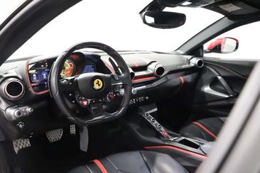 Ferrari 812 Superfast — photo 9