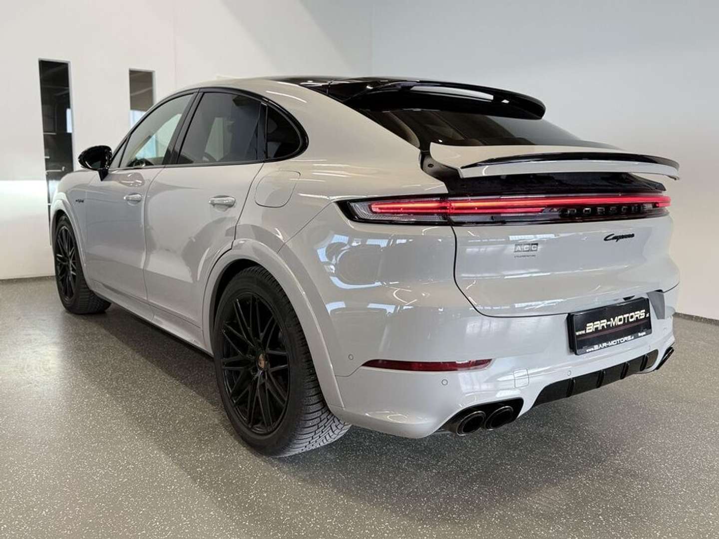 Porsche Cayenne Coupé E-Hybrid - 2025 - Joinsteer - #6