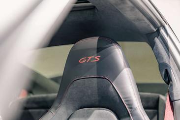 Porsche 991 Carrera 4 GTS — photo 14