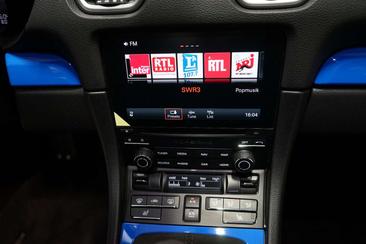 Porsche 718 Cayman GTS 4.0 — photo 17