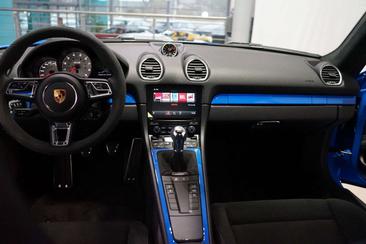 Porsche 718 Cayman GTS 4.0 — photo 19