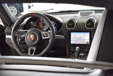 Porsche 718 Cayman S — photo 13