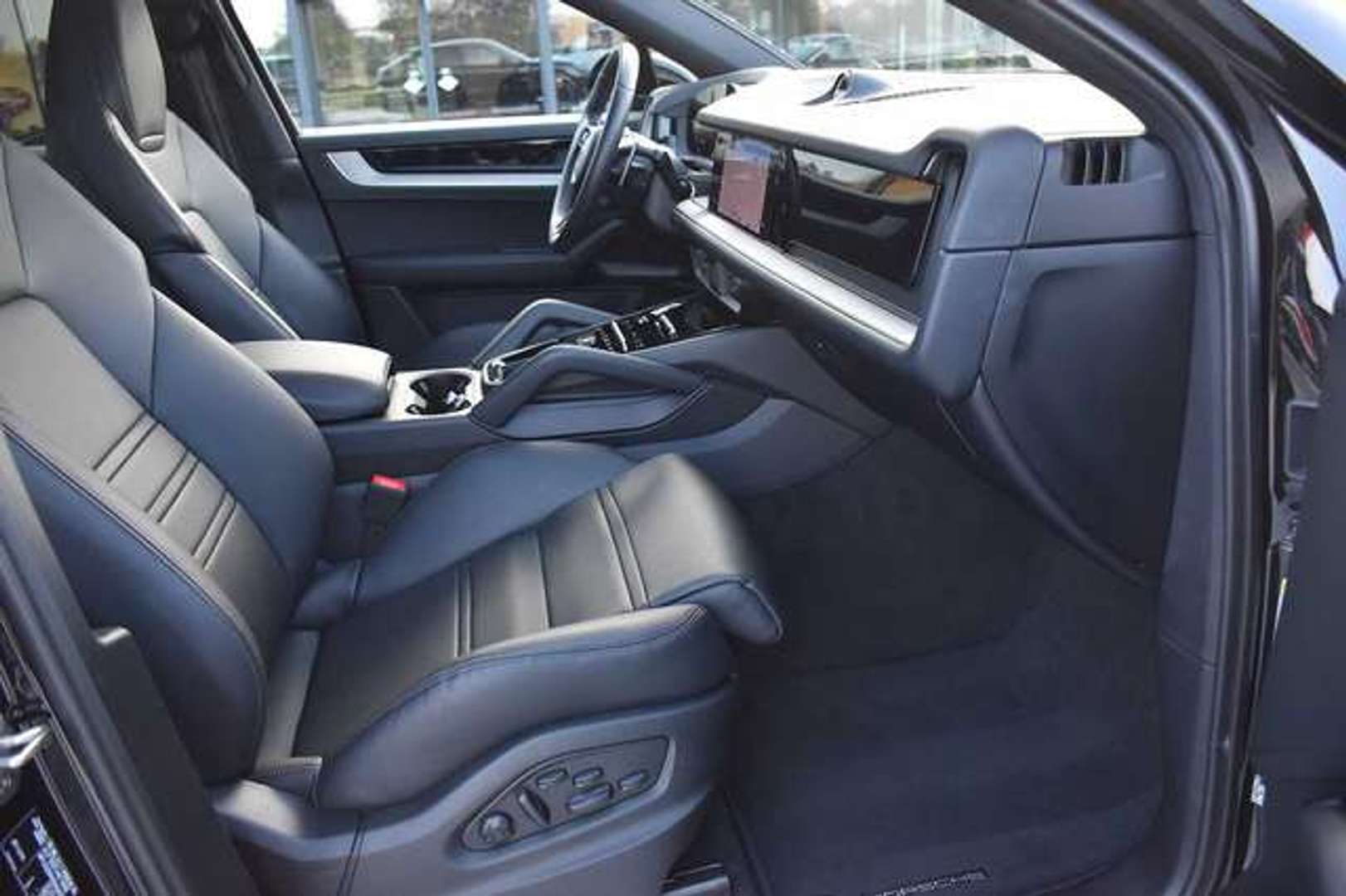 Porsche Cayenne Coupé E-Hybrid - 2025 - Joinsteer - #12