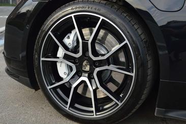 Porsche Taycan Turbo — photo 5