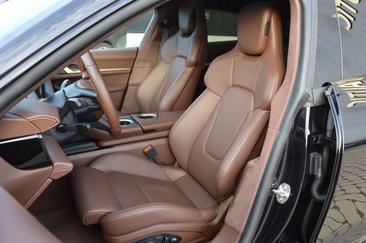 Porsche Taycan Turbo — photo 10