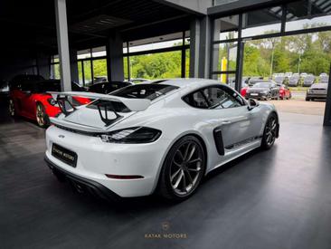 Porsche 718 Cayman GT4 — photo 5