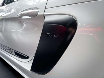 Porsche 718 Cayman GT4 — photo 21
