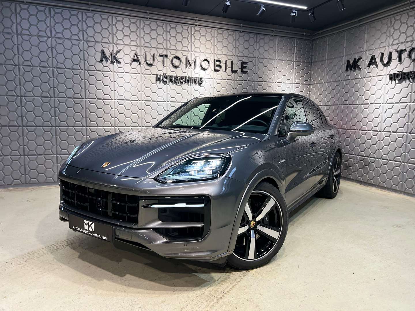 Porsche Cayenne S E-Hybrid - 2024 - Joinsteer - #1