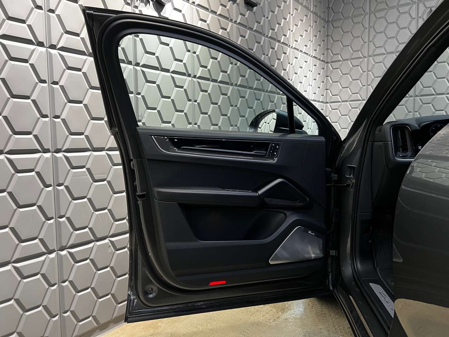 Porsche Cayenne S E-Hybrid - 2024 - Joinsteer - #12