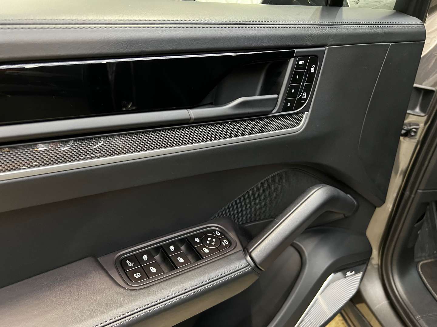 Porsche Cayenne S E-Hybrid - 2024 - Joinsteer - #13