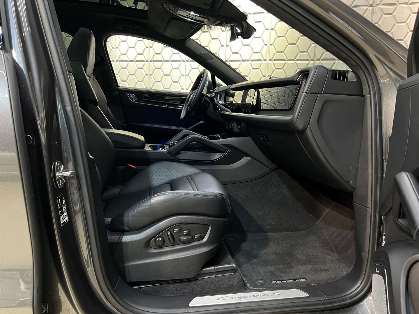 Porsche Cayenne S E-Hybrid - 2024 - Joinsteer - #28
