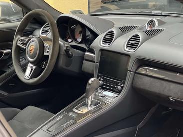 Porsche 718 Cayman GTS 4.0 — photo 8