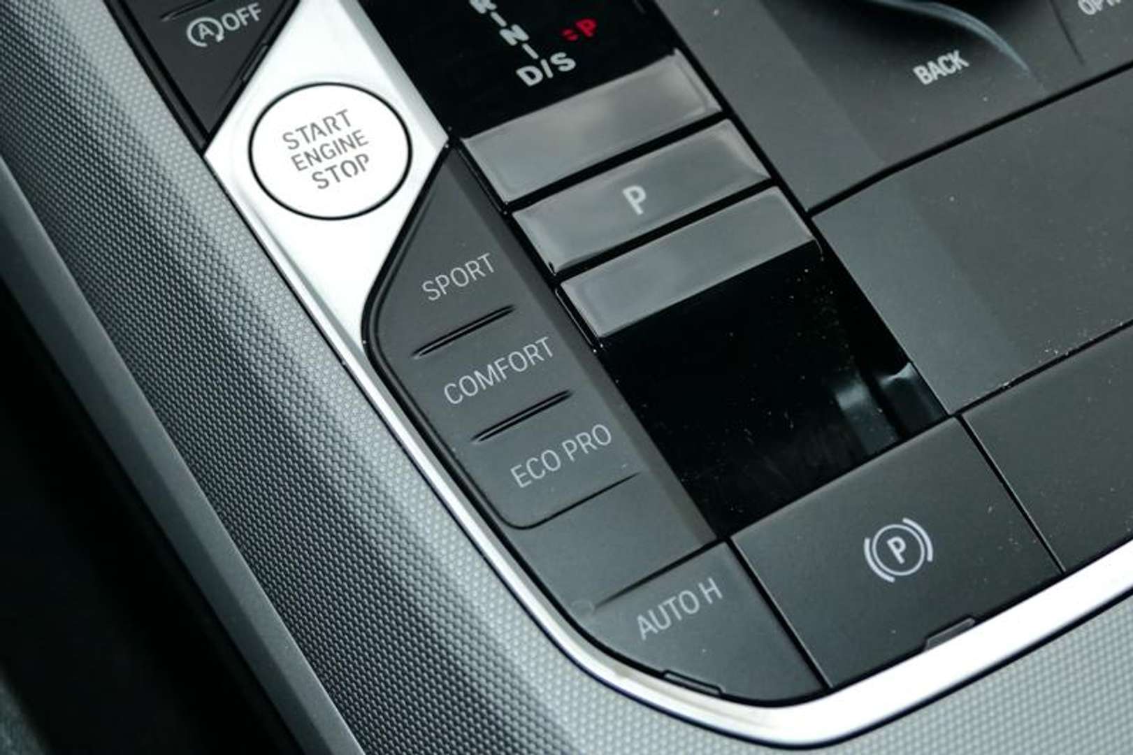 BMW Série 3 Berline 318i - 2024 - Joinsteer - #18