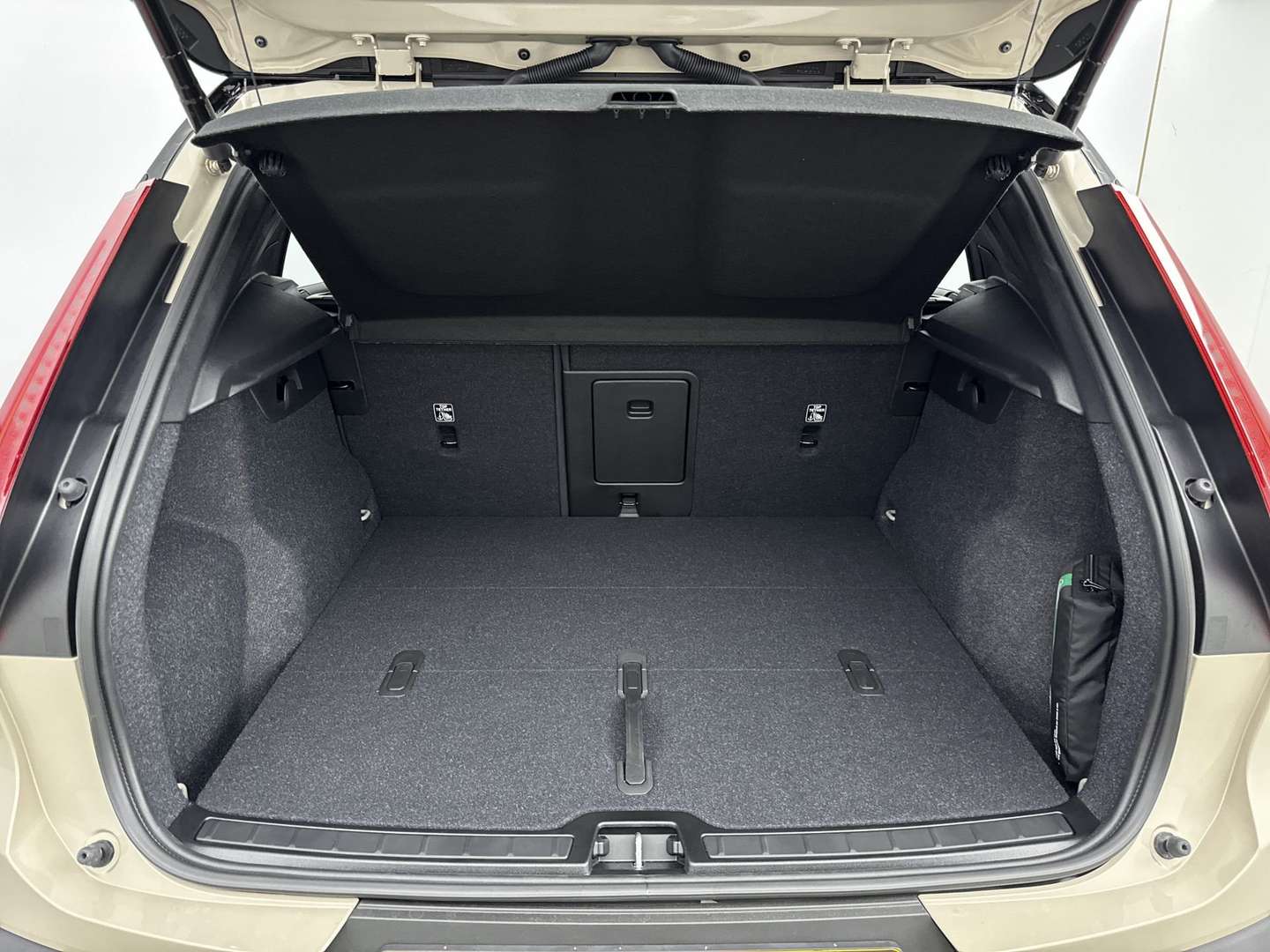 Volvo EX40 Extended Range Plus - 2025 - Joinsteer - #9